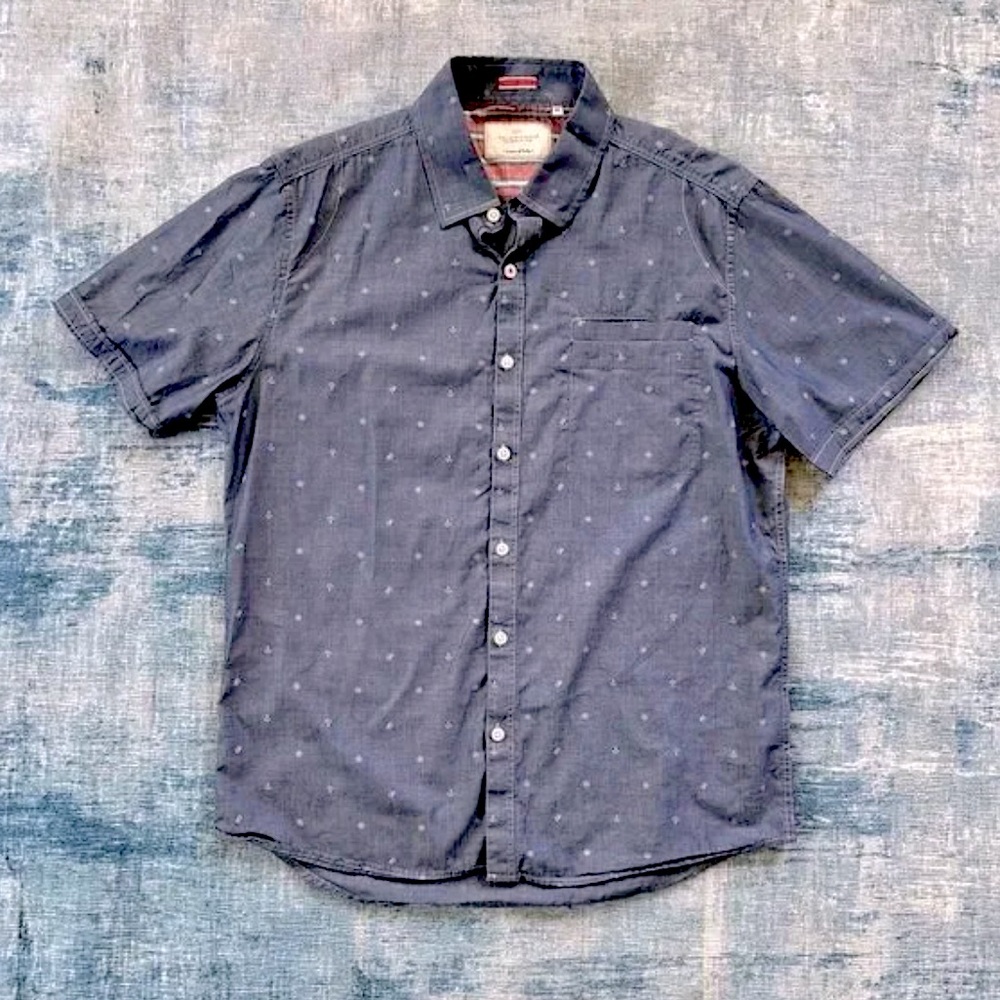 7 Diamonds nautical themed button down short sleeve men’s shirt. Size XXL.